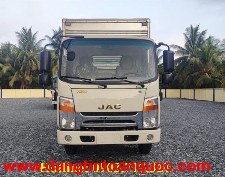 Cần mua xe tải Jac N200S/ Jac 1T9 thùng kín giá tốt giao xe ngay