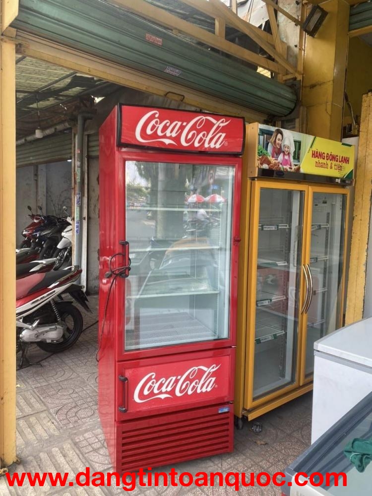 tủ mát 2 cửa coca cola dung tích 700 lít màu đỏ