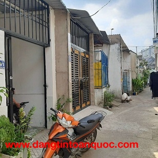 Bán nhà sổ riêng tại khu phố Đông Tân gần ngã tư 550