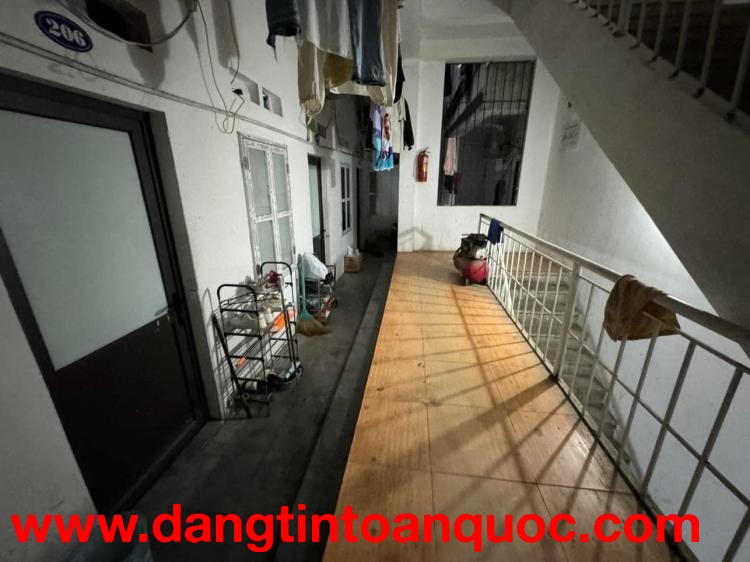 Chính chủ cần bán căn nhà 5 tầng cũ phố #Trần Duy Hưng 
Dt 234 m mặt tiền 11 m chia lô hoặc xây toà 